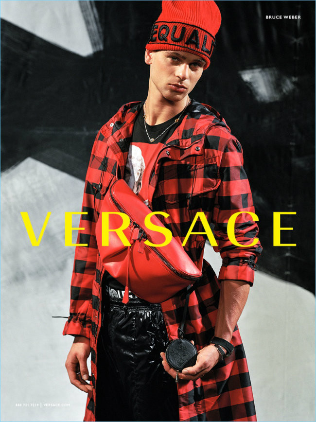 Versace reivindica la igualdad LGTB en su nueva colección 2017/2018