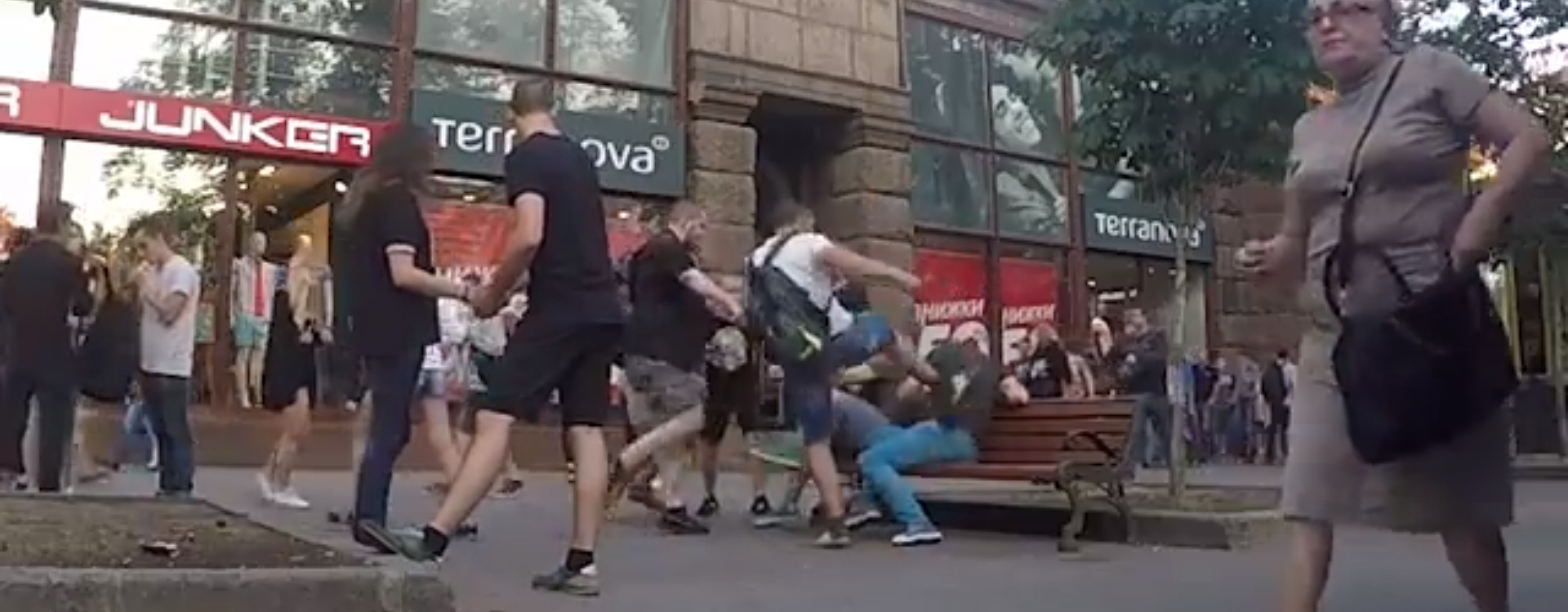 Reacción al paseo gay de Oporto