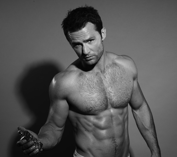 Harry Judd tiene la mejor arma anti-zombis