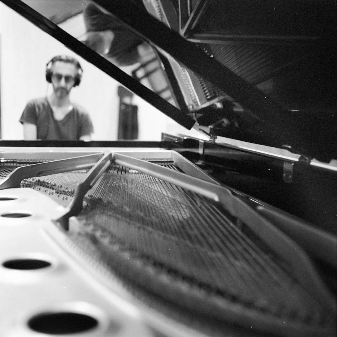 Alejandro Pelayo, sentimientos a flor de piano