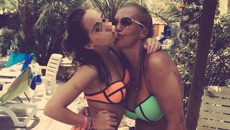 Bullying a Andreíta: no tiene por qué ‘comerse ese pollo’