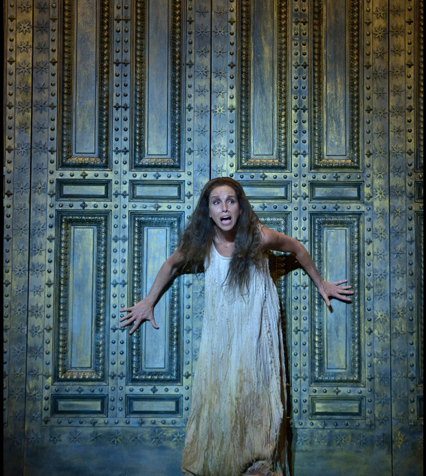 Ana Belén: "El veneno del teatro es muy fuerte"