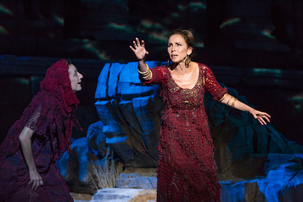 Ana Belén: "El veneno del teatro es muy fuerte"