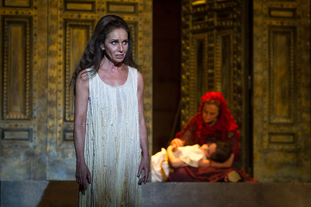 Ana Belén: "El veneno del teatro es muy fuerte"