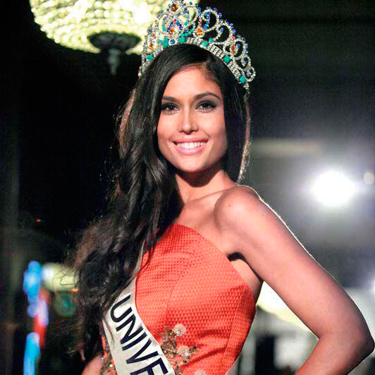 Miss España 08 sale del armario a lo grande